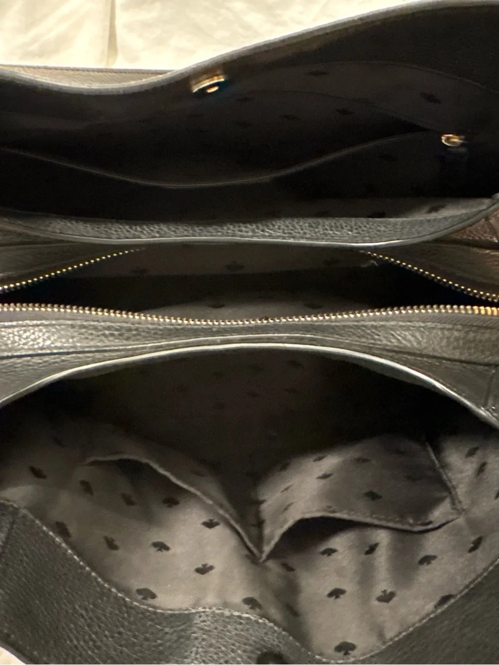 Kate Spade New York Black Pebbled Leather Hobo Shoulder Bag — Gold Hardware 👜